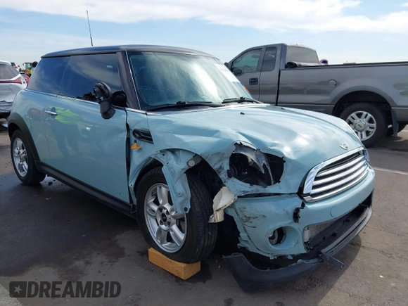 2012 MINI Hardtop z VIN WMWSU3C5XCT543913, wystawiony jako IAAI lot #42344874 z przebiegiem 108 245 mil mil oraz . Historia ofert i sprzedaży dostępna na DreamBid. Obrazek 6.