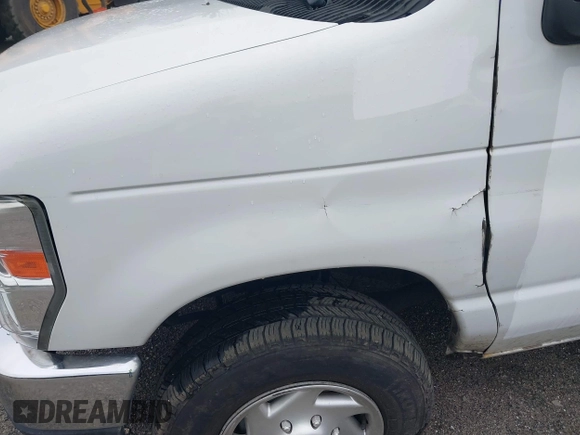2011 Ford Econoline Passenger XL с VIN 1FBNE3BL3BDA61357, выставлен на аукционе IAAI как лот 39828147 с пробегом 106 810 миль миль и . История ставок и продаж доступна на DreamBid. Изображение 13.