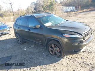 2016 Jeep Cherokee Latitude with VIN 1C4PJMCS4GW279721, listed as a IAAI auction lot 41463929 with 89,205 mi miles. Bid and sale history available at carsss.com. Image 1.