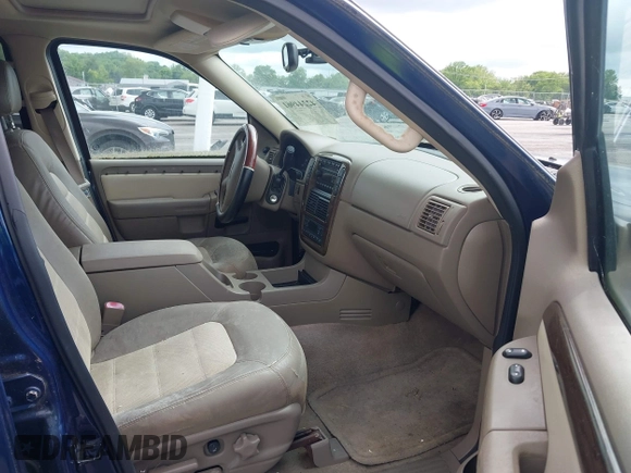 2004 Ford Explorer Eddie Bauer z VIN 1FMZU74W94UB24409, wystawiony jako IAAI lot #42244961 z przebiegiem 175 390 mil mil oraz . Historia ofert i sprzedaży dostępna na DreamBid. Obrazek 5.