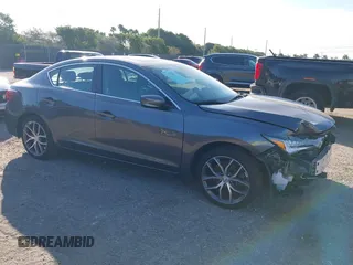 2020 Acura ILX w/Premium Pkg with VIN 19UDE2F70LA011115, listed as a IAAI auction lot 41328261 with 111,957 mi miles. Bid and sale history available at carsss.com. Image 1.