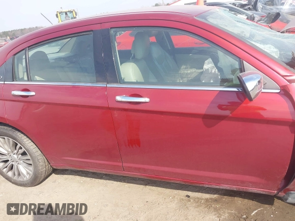 2013 Chrysler 200 Limited with VIN 1C3CCBCG1DN506605, listed as a IAAI auction lot 41674212 with 105,102 mi miles. Bid and sale history available at carsss.com. Image 13.