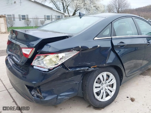 2011 Hyundai Sonata GLS with VIN 5NPEB4AC4BH143880, listed as a IAAI auction lot 41956169 with 183,269 mi miles. Bid and sale history available at carsss.com. Image 6.