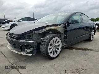 2022 Tesla Model 3 Long Range z VIN 5YJ3E1EB9NF354607, wystawiony jako Copart lot #54665795 z przebiegiem 84 957 mil mil oraz Szkoda całkowita • Salvage title. Historia ofert i sprzedaży dostępna na DreamBid. Obrazek 1.