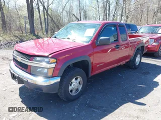 2005 Chevrolet Colorado LS Z71 with VIN 1GCDT196058222276, listed as a IAAI auction lot 42136363 with 999,999 mi miles. Bid and sale history available at carsss.com. Image 2.