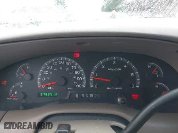 2003 Ford F-150 XLT with VIN 1FTRW08L33KC62060, listed as a IAAI auction lot 41618936 with 276,251 mi miles. Bid and sale history available at carsss.com. Image 7.