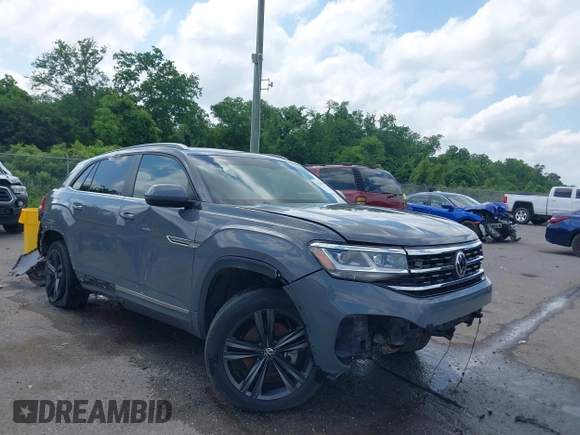 2021 Volkswagen Atlas SE with VIN 1V2PE2CA2MC207444, listed as a IAAI auction lot 42268653 with 70,202 mi miles and . Bid and sale history available at DreamBid. Image 1.