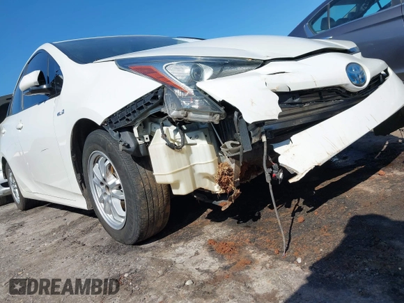 2018 Toyota Prius Two with VIN JTDKBRFU5J3076265, listed as a IAAI auction lot 41646990 with 216,021 mi miles. Bid and sale history available at carsss.com. Image 17.