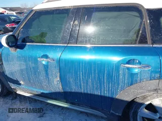 2018 MINI Countryman Cooper S with VIN WMZYT5C3XJ3E61612, listed as a IAAI auction lot 41276107 with 59,554 mi miles and . Bid and sale history available at DreamBid. Image 15.