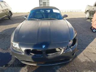 2004 BMW Z4 2.5i z VIN 4USBT33544LS51157, wystawiony jako IAAI lot #41343067 z przebiegiem 151 267 mil mil oraz . Historia ofert i sprzedaży dostępna na DreamBid. Obrazek 12.