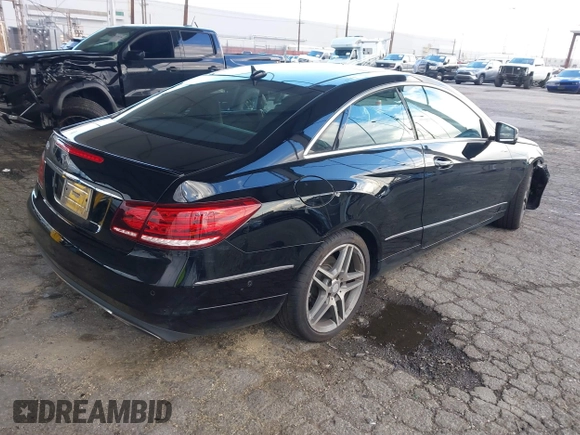 2014 Mercedes-Benz E 350 z VIN WDDKJ5KBXEF249207, wystawiony jako IAAI lot #41750638 z przebiegiem 86 960 mil mil oraz . Historia ofert i sprzedaży dostępna na DreamBid. Obrazek 4.
