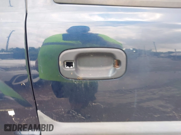 2005 Chevrolet Avalanche LS with VIN 3GNEC12Z55G272567, listed as a IAAI auction lot 42602466 with 183,216 mi miles and . Bid and sale history available at DreamBid. Image 13.