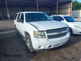 2007 Chevrolet Tahoe LT z VIN 1GNEK13047R111746, wystawiony jako IAAI lot #42511260 z przebiegiem 183 783 mil mil oraz . Historia ofert i sprzedaży dostępna na DreamBid. Obrazek 6.
