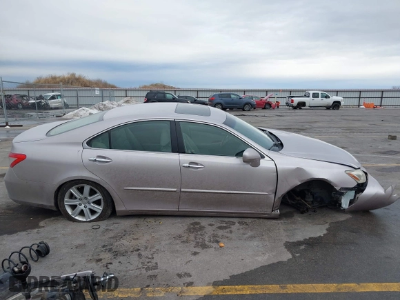 2007 Lexus ES 350 with VIN JTHBJ46G272110174, listed as a IAAI auction lot 41629467 with 105,232 mi miles. Bid and sale history available at carsss.com. Image 13.