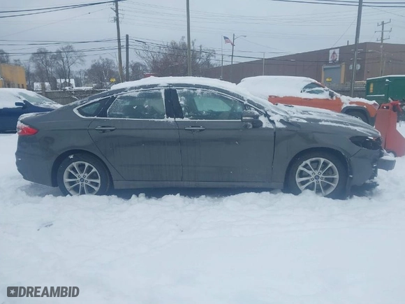 2020 Ford Fusion Plug-In Hybrid Titanium with VIN 3FA6P0SU7LR228092, listed as a IAAI auction lot 41565046 with 0 mi miles. Bid and sale history available at carsss.com. Image 12.