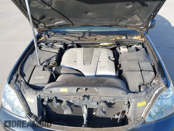 2005 Lexus LS 430 with VIN JTHBN36F155026302, listed as a IAAI auction lot 41974790 with 157,902 mi miles. Bid and sale history available at carsss.com. Image 10.