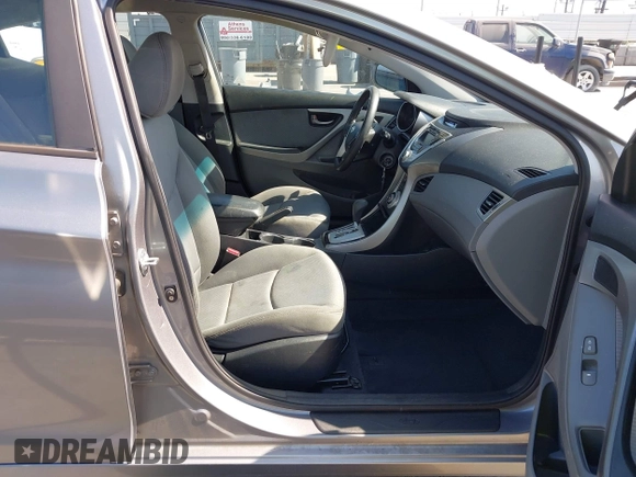 2012 Hyundai Elantra GLS z VIN KMHDH4AE5CU310634, wystawiony jako IAAI lot #42397828 z przebiegiem 120 503 mil mil oraz . Historia ofert i sprzedaży dostępna na DreamBid. Obrazek 5.