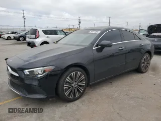 2023 Mercedes-Benz CLA 250 z VIN W1K5J4GB3PN406746, wystawiony jako Copart lot #56584725 z przebiegiem 17 763 mil mil oraz Szkoda całkowita • Salvage title. Historia ofert i sprzedaży dostępna na DreamBid. Obrazek 1.