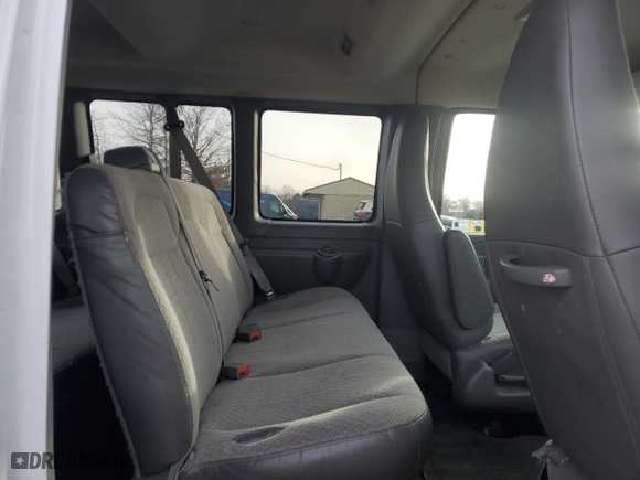 2016 Chevrolet Express Passenger LT with VIN 1GAZGPFG4G1162906, listed as a Copart auction lot 45040295 with 0 mi miles and Salvage Title. Bid and sale history available at carsss.com. Image 11.