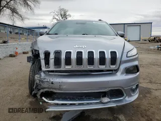 2017 Jeep Cherokee Overland z VIN 1C4PJMJS4HW609880, wystawiony jako Copart lot #45598445 z przebiegiem 83 691 mil mil oraz Szkoda całkowita • Salvage title. Historia ofert i sprzedaży dostępna na DreamBid. Obrazek 5.