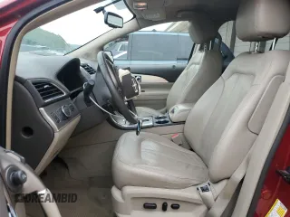 2013 Lincoln MKX z VIN 2LMDJ8JK2DBL35777, wystawiony jako Copart lot #54878005 z przebiegiem 214 730 mil mil oraz Szkody całkowita. Historia ofert i sprzedaży dostępna na DreamBid. Obrazek 7.