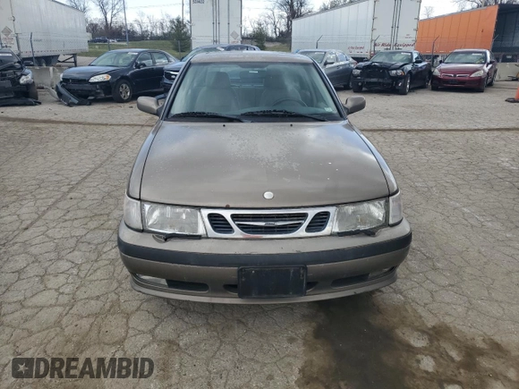 2002 Saab 9-3 z VIN YS3DF58KX22004947, wystawiony jako Copart lot #49740465 z przebiegiem Nie podano mil oraz Czysty tytuł • Clean title. Historia ofert i sprzedaży dostępna na DreamBid. Obrazek 5.