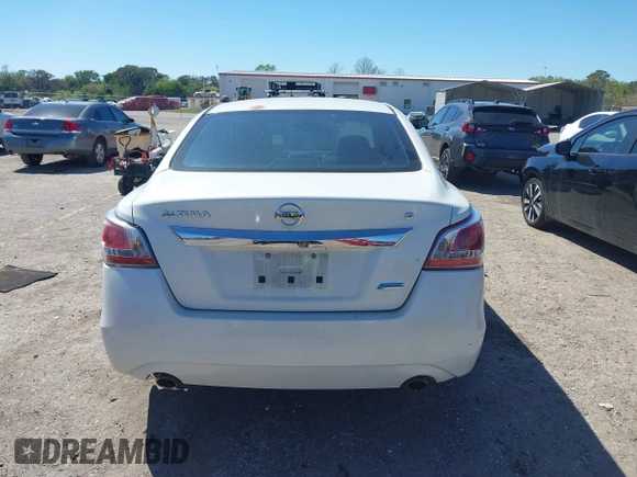 2014 Nissan Altima 2.5 S with VIN 1N4AL3AP6EN365081, listed as a IAAI auction lot 41770478 with 188,852 mi miles. Bid and sale history available at carsss.com. Image 16.