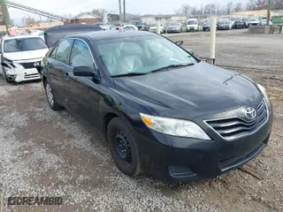 2011 Toyota Camry LE with VIN 4T1BF3EK1BU751800, listed as a IAAI auction lot 40754493 with 186,316 mi miles. Bid and sale history available at carsss.com. Image 1.