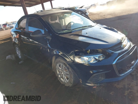 2017 Chevrolet Sonic LS z VIN 1G1JB5SG9H4172563, wystawiony jako IAAI lot #41398834 z przebiegiem Nie podano mil oraz . Historia ofert i sprzedaży dostępna na DreamBid. Obrazek 1.
