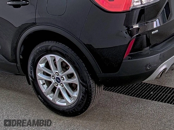 2021 Ford Escape SE with VIN 1FMCU9G60MUA42842, listed as a IAAI auction lot 42791500 with 91,398 mi miles and . Bid and sale history available at DreamBid. Image 32.