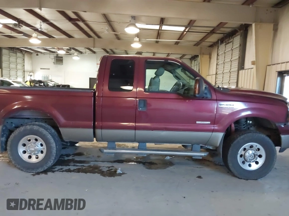 2005 Ford F-250 XL z VIN 1FTSX21P85EA05534, wystawiony jako IAAI lot #41276551 z przebiegiem 176 365 mil mil oraz . Historia ofert i sprzedaży dostępna na DreamBid. Obrazek 13.