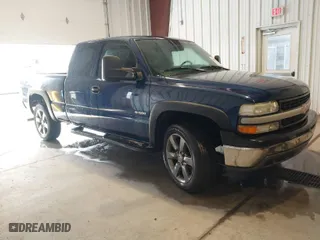 1999 Chevrolet Silverado 1500 LS with VIN 2GCEC19W4X1234733, listed as a IAAI auction lot 41893288 with 158,825 mi miles. Bid and sale history available at carsss.com. Image 1.