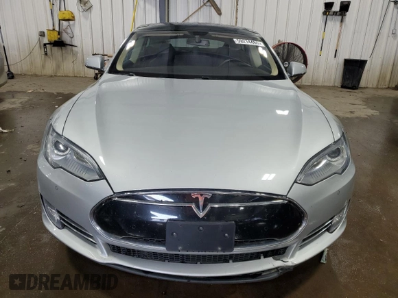 2014 Tesla Model S 60 with VIN 5YJSA1H15EFP51239, listed as a Copart auction lot 59214485 with 153,554 mi miles and Salvage title. Bid and sale history available at DreamBid. Image 5.