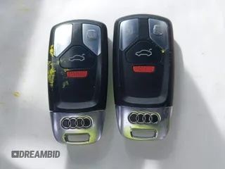 2017 Audi A4 Premium z VIN WAUANAF40HN050253, wystawiony jako IAAI lot #41346064 z przebiegiem Nie podano mil oraz . Historia ofert i sprzedaży dostępna na DreamBid. Obrazek 11.