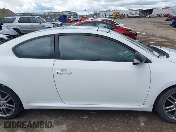 2005 Scion tC with VIN JTKDE177750015400, listed as a IAAI auction lot 39040511 with 232,749 mi miles. Bid and sale history available at carsss.com. Image 14.
