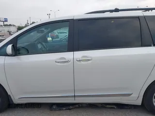 2017 Toyota Sienna XLE Auto Access Seat с VIN 5TDYZ3DC9HS776179, выставлен на аукционе IAAI как лот 42278582 с пробегом 74 648 миль миль и . История ставок и продаж доступна на DreamBid. Изображение 14.