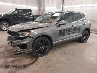2017 Volkswagen Touareg Wolfsburg Edition с VIN WVGRF7BP3HD003094, выставлен на аукционе IAAI как лот 41199373 с пробегом 110 880 миль миль и . История ставок и продаж доступна на DreamBid. Изображение 18.