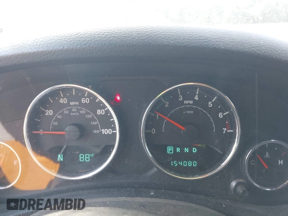 2013 Jeep Wrangler Unlimited Sport z VIN 1C4HJWDGXDL538395, wystawiony jako IAAI lot #42265264 z przebiegiem 154 080 mil mil oraz . Historia ofert i sprzedaży dostępna na DreamBid. Obrazek 7.
