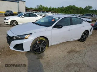2024 Nissan Altima SR z VIN 1N4BL4CV6RN367005, wystawiony jako Copart lot #53038835 z przebiegiem 10 738 mil mil oraz Szkoda całkowita • Salvage title. Historia ofert i sprzedaży dostępna na DreamBid. Obrazek 1.