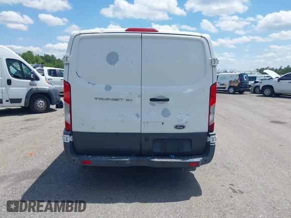2017 Ford Transit z VIN 1FTYE1YM5HKA34470, wystawiony jako IAAI lot #42245048 z przebiegiem 149 437 mil mil oraz . Historia ofert i sprzedaży dostępna na DreamBid. Obrazek 16.