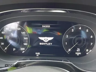 2022 Bentley Bentayga V8 z VIN SJAAM2ZV1NC013849, wystawiony jako IAAI lot #42176939 z przebiegiem 15 292 mil mil oraz . Historia ofert i sprzedaży dostępna na DreamBid. Obrazek 7.