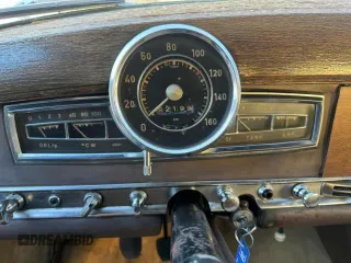 1952 Mercedes-Benz 300 with VIN 0143652, listed as a Copart auction lot 43286705 with 92,199 mi miles and Clean Title. Bid and sale history available at DreamBid. Image 8.