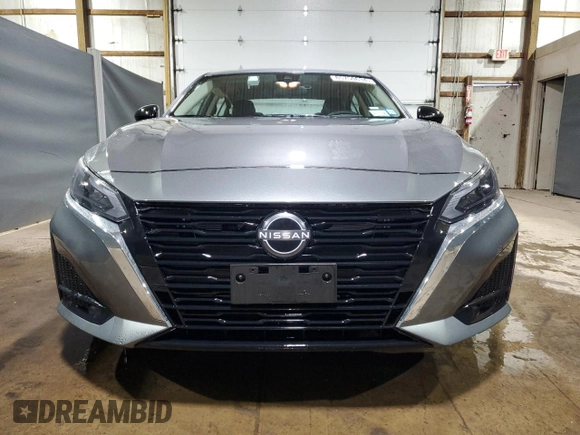 2025 Nissan Altima SV with VIN 1N4BL4DWXSN325210, listed as a Copart auction lot 85750634 with 7,429 mi miles and Clean Title. Bid and sale history available at DreamBid. Image 5.