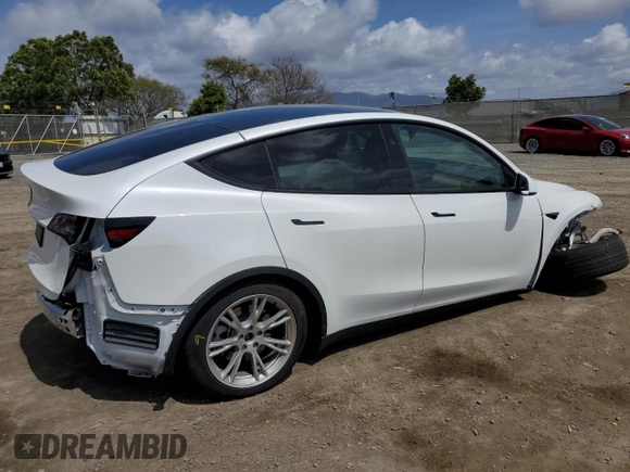 2024 Tesla Model Y z VIN 7SAYGDED4RF054565, wystawiony jako Copart lot #51188065 z przebiegiem 10 540 mil mil oraz Szkoda całkowita • Salvage title. Historia ofert i sprzedaży dostępna na DreamBid. Obrazek 3.