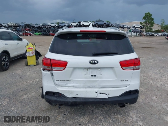 2017 Kia Sorento EX с VIN 5XYPH4A58HG315255, выставлен на аукционе IAAI как лот 42641751 с пробегом 105 385 миль миль и . История ставок и продаж доступна на DreamBid. Изображение 16.