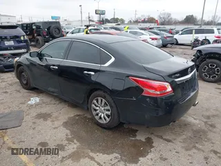 2015 Nissan Altima S z VIN 1N4AL3AP7FN884254, wystawiony jako IAAI lot #41390369 z przebiegiem 131 329 mil mil oraz . Historia ofert i sprzedaży dostępna na DreamBid. Obrazek 3.