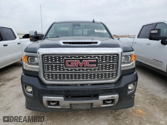 2019 GMC Sierra 2500HD Denali with VIN 1GT12SEY3KF127706, listed as a Copart auction lot 45339035 with 0 mi miles and Salvage Title. Bid and sale history available at carsss.com. Image 5.