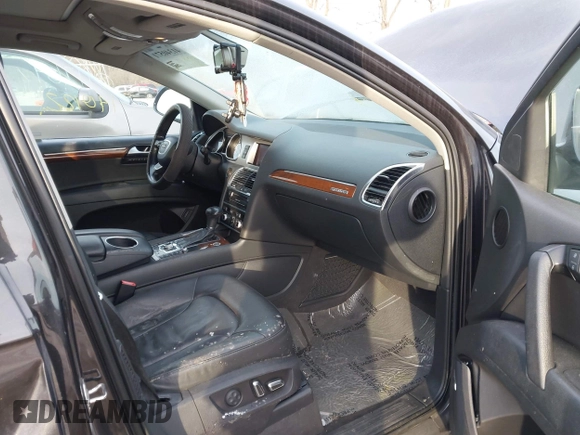 2013 Audi Q7 Premium Plus z VIN WA1LGAFE4DD011769, wystawiony jako IAAI lot #41340571 z przebiegiem 140 122 mil mil oraz . Historia ofert i sprzedaży dostępna na DreamBid. Obrazek 5.