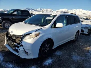 2012 Toyota Sienna SE z VIN 5TDXK3DC5CS214658, wystawiony jako Copart lot #49622925 z przebiegiem 120 693 mil mil oraz Szkoda całkowita • Salvage title. Historia ofert i sprzedaży dostępna na DreamBid. Obrazek 1.