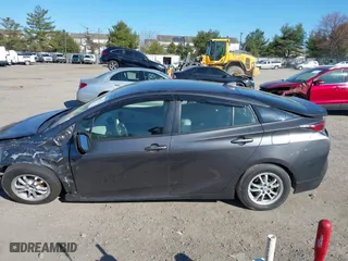 2018 Toyota Prius Two with VIN JTDKBRFU1J3581929, listed as a IAAI auction lot 41887196 with 1 mi miles. Bid and sale history available at carsss.com. Image 13.